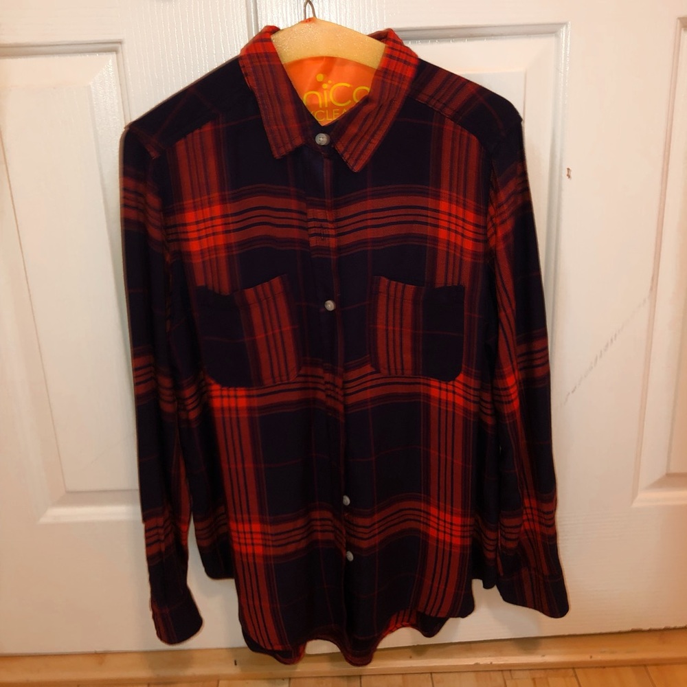 Navy blue and read plaid shirt